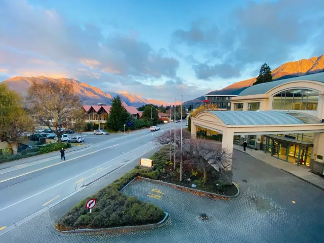 Cornetts Queenstown-02.jpg