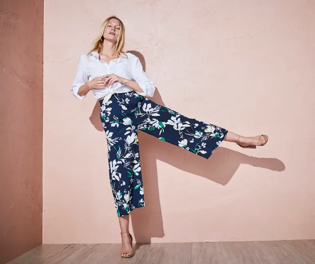 BW_ELEV_T_WOMENS_SPRINGFLORAL_OUT3_1146486_131.jpg