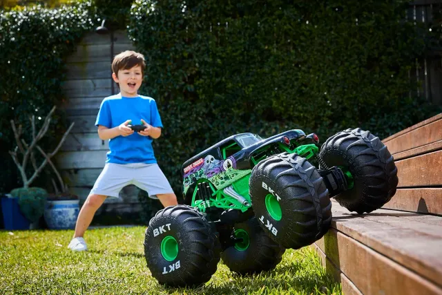 BW_ELEV_T_KIDS_SUMMER_52089_223.jpg